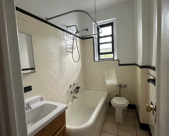 541 Bronx River Rd — Photo 16