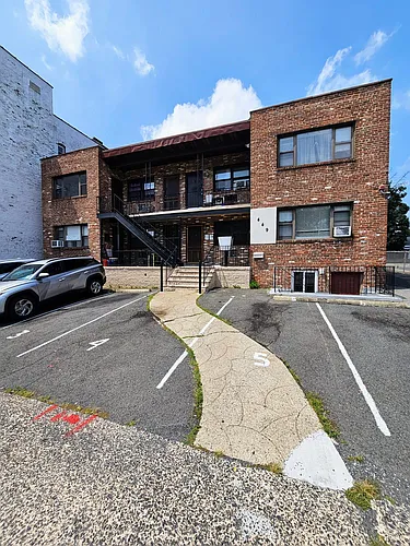 449-451 Washington Ave #3 Photo 1 449-451 Washington Ave #3 Photo 1