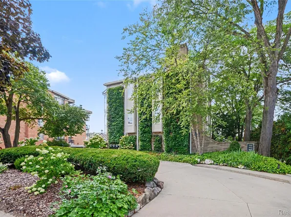 362 Southfield Rd, Birmingham, MI 48009