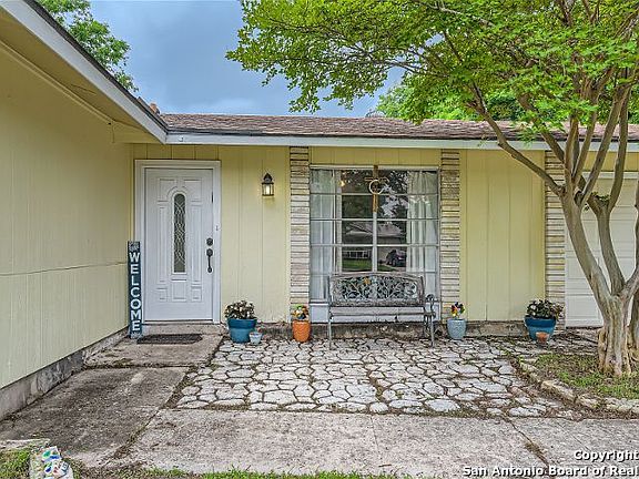 3rd image of 12213 Lucky Oaks St