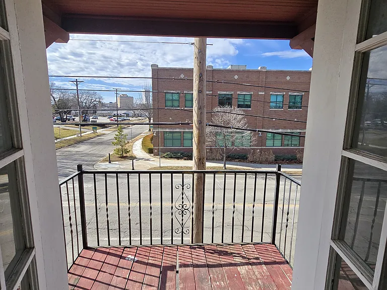 651 S Peoria Ave #6 — Photo 2