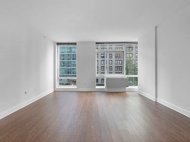 212 E 57th St #3A — Photo 3