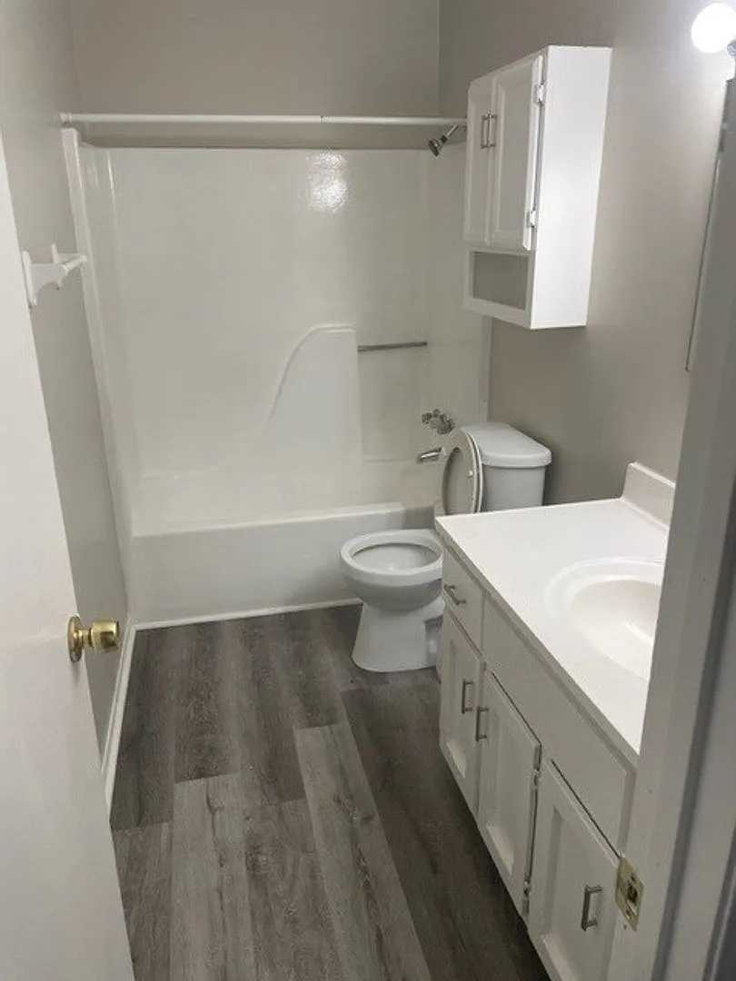 Incredible 3 Bedroom Home in Warren Township! — Photo 4