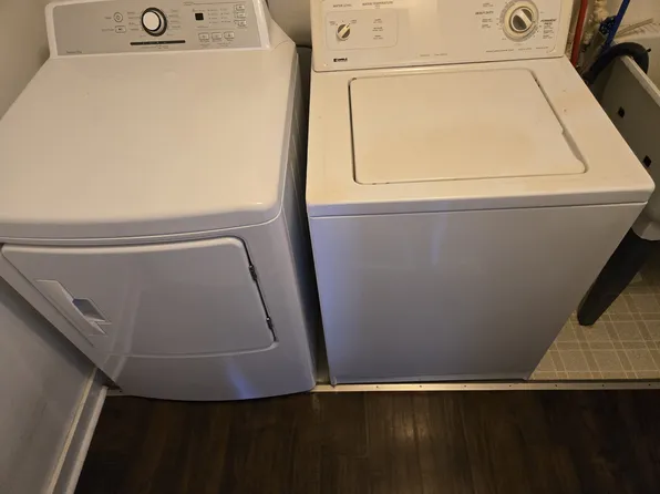 313 W Wynnwood Dr, Peoria, IL 61614