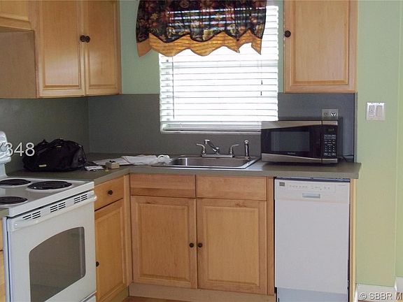 4th image of 6201 SW 37th St APT 106