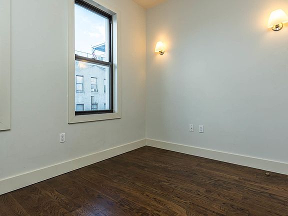 4th image of 179 Maujer St #4A