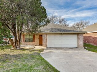 806 Rumfield Rd, White Settlement, TX 76108