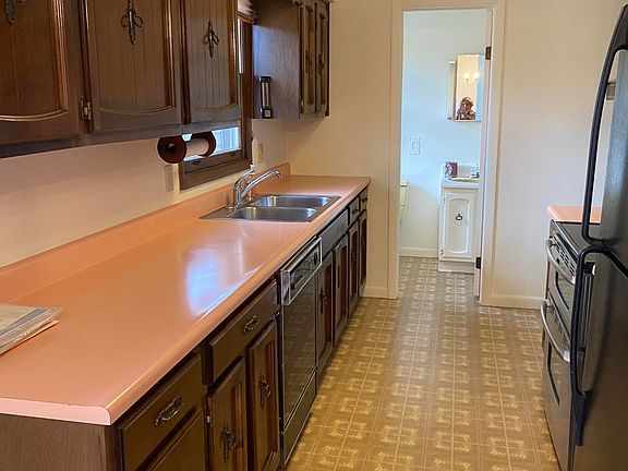 5th image of 1035 S Trail Ln