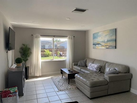 5th image of 8605 Tudor Ct