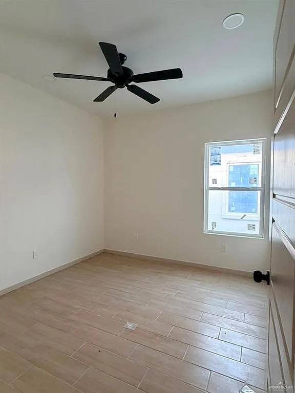 3 bed, 2.0 bath, 1050 sqft, $1,400 — Photo 4