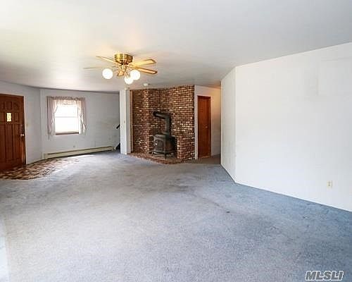 3rd image of 982 Little Neck Ave