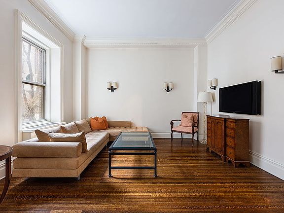 3rd image of 960 Park Ave #1B