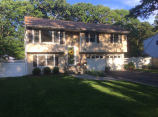 46 Sea Gate Ave, Westhampton, NY 11977