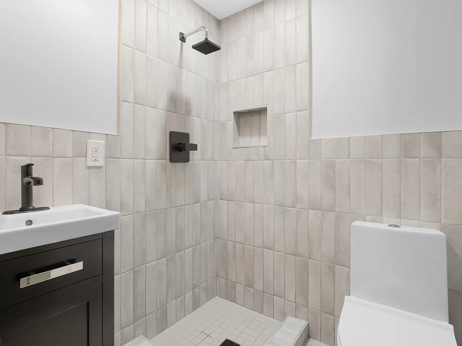 Studio, 221 sqft, $1,299 — Photo 4