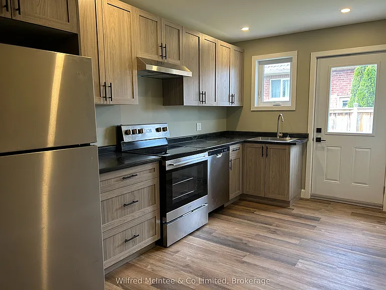 187 Balaklava St #2 — Photo 6