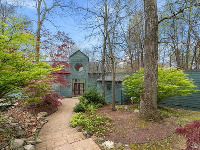 497 Lake George Rd, Oakland, MI, 48363