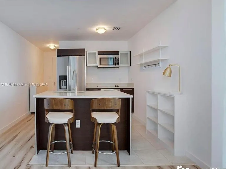1900 N Bayshore Dr #2403 — Photo 5