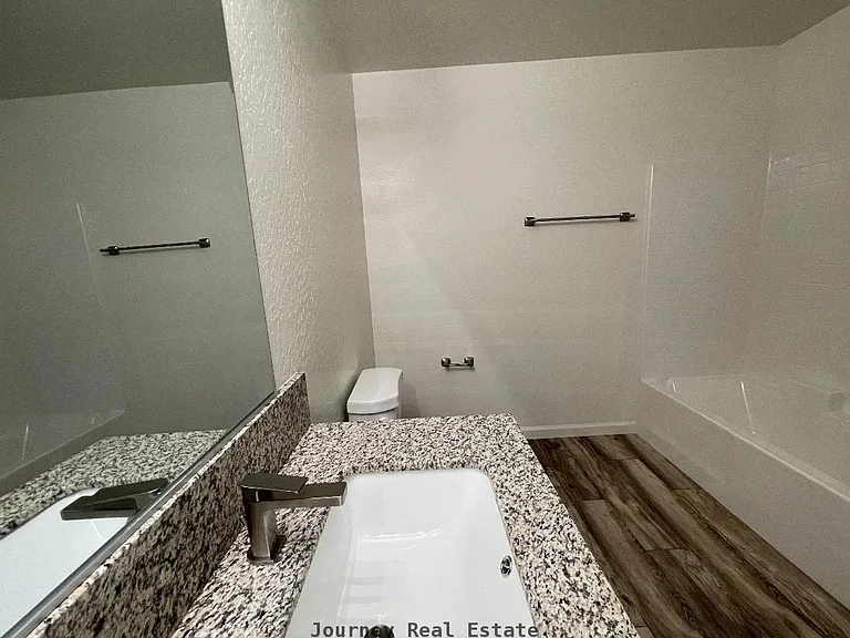 3241 N Constance Dr — Photo 6