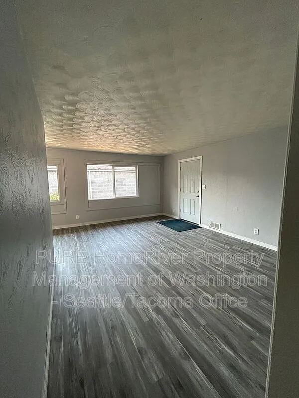 2 bed, 1.0 bath, 800 sqft, $1,795 — Photo 4