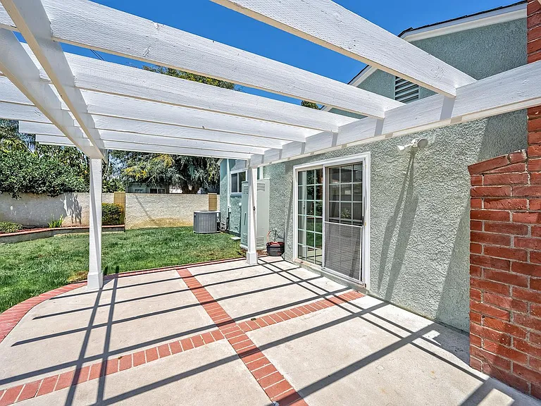 4913 Premiere Ave — Photo 48