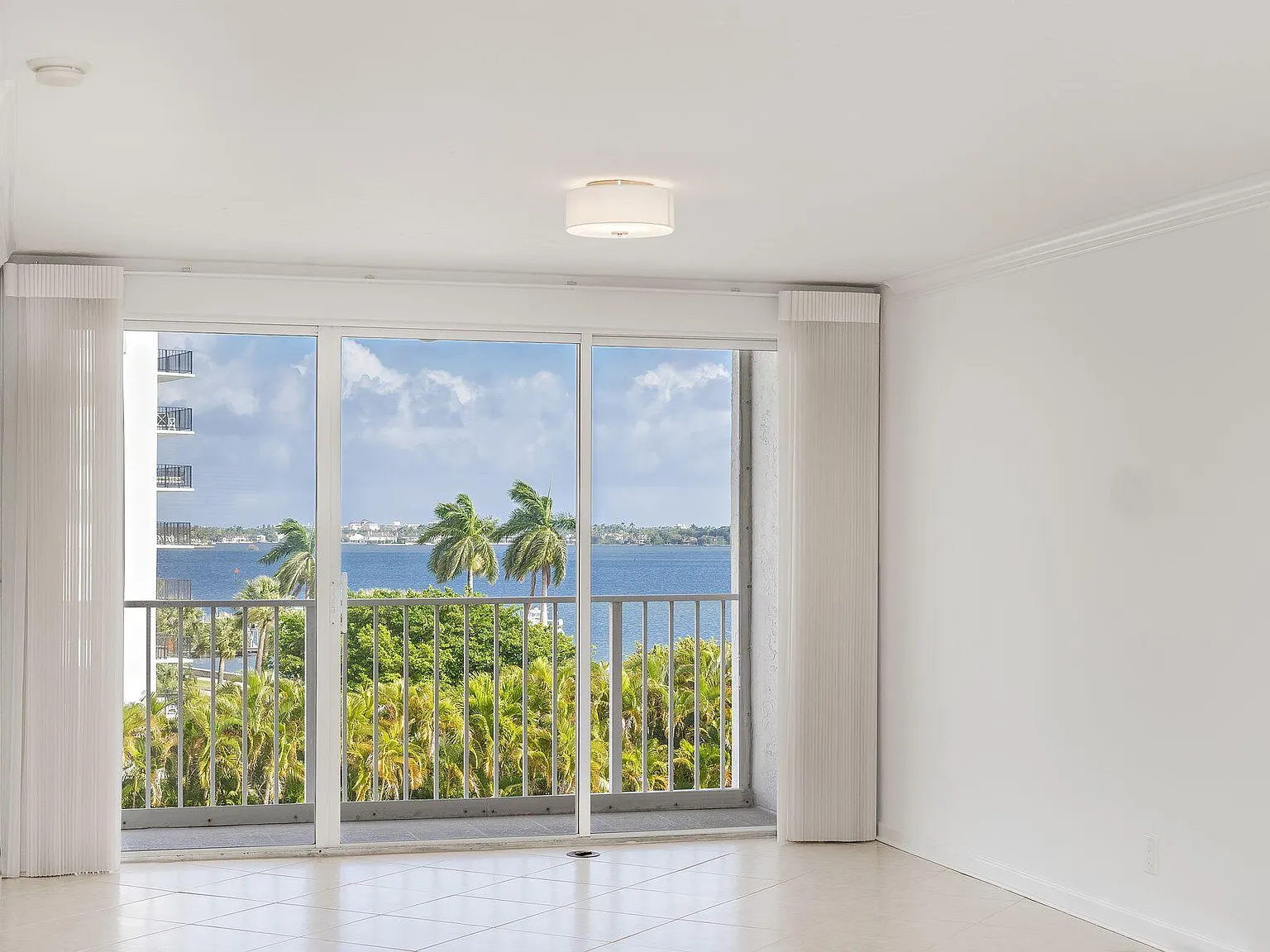 2 bed, 2.0 bath, 1178 sqft, $3,700 — Photo 1