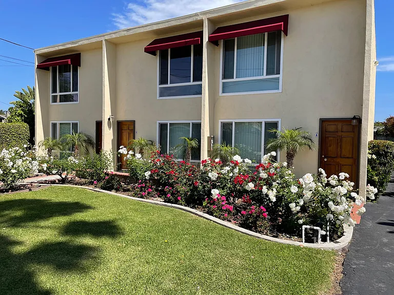 2346 Santa Ana Ave — Photo 1