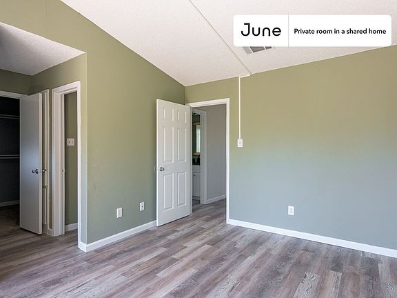 5th image of 5303 Indio Dr #D-a