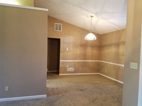 4th image of 314 Cromwell Ct