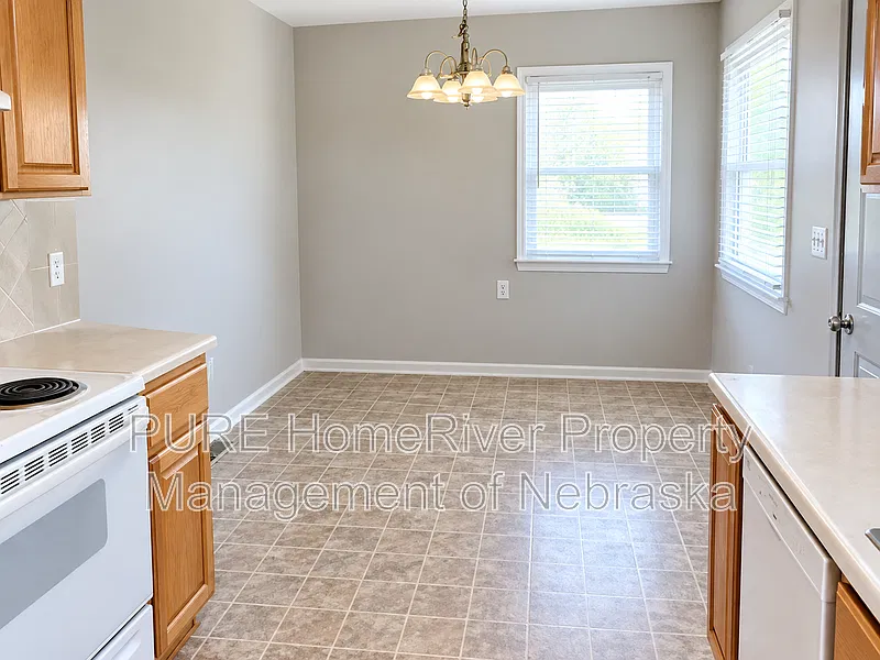 2 bed, 1.0 bath, 1000 sqft, $1,300 — Photo 4