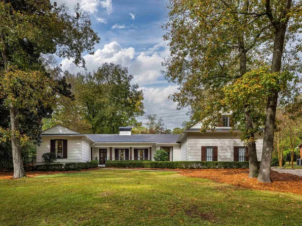 3348 S Brookwood Ln, Mountain Brook, AL 35223