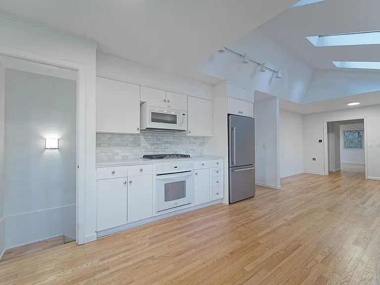 3801 SW Hamilton St — Photo 56