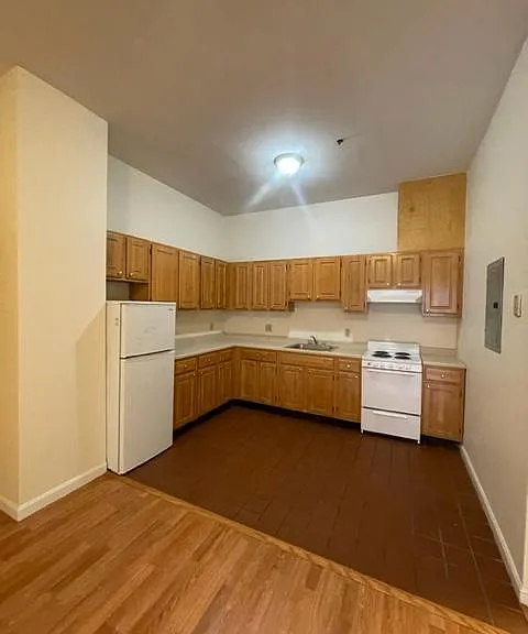 79 Essex St #52 — Photo 1
