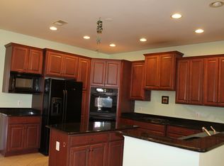 24907 Earlsford Dr, Chantilly, VA 20152