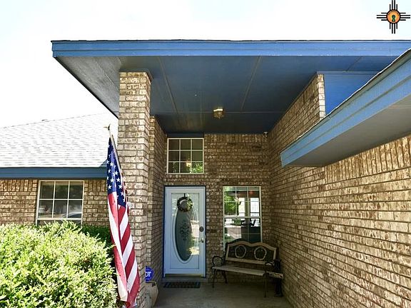 3rd image of 204 Cades Ct