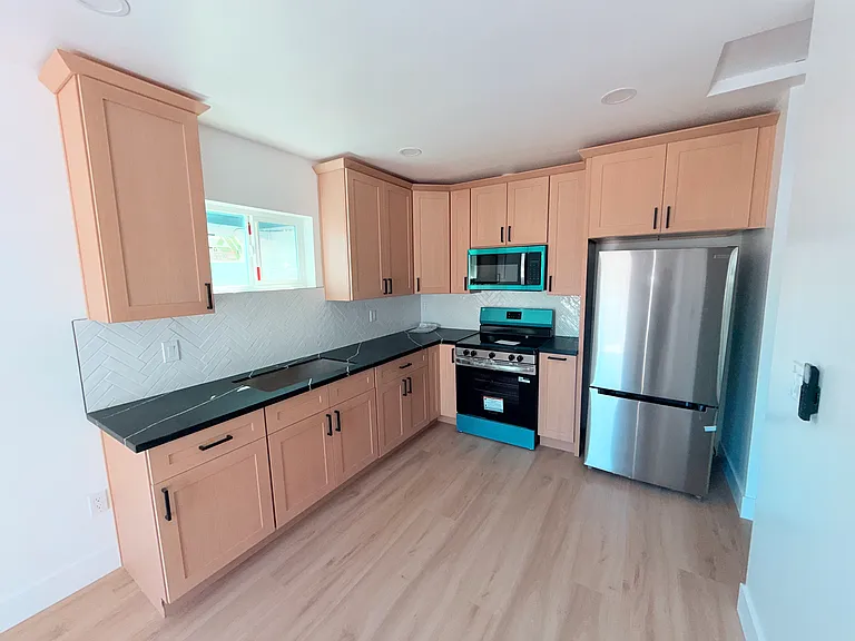 1317 N Chester Ave #3 — Photo 1