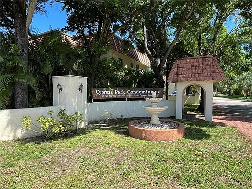 132 S Cypress Rd #523 Photo 1