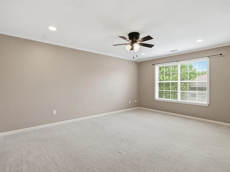 1 Zircon Dr — Photo 17