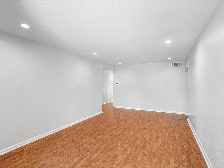 12633 Memorial Dr #118 — Photo 10