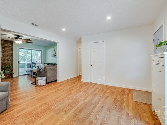 5th image of 7325 Tropical Way