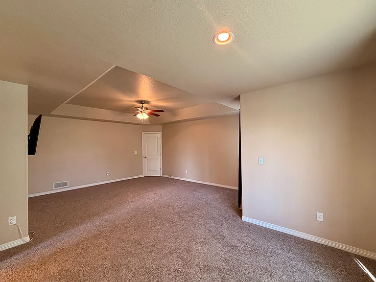 2760 Bridle Dr — Photo 14