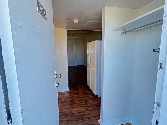2nd image of 605 N Gray St #206