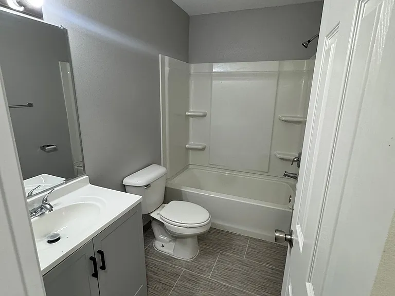 Taylor's Place Apartments — Photo 6