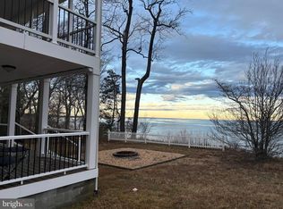 1077 N Independence Dr, Montross, VA