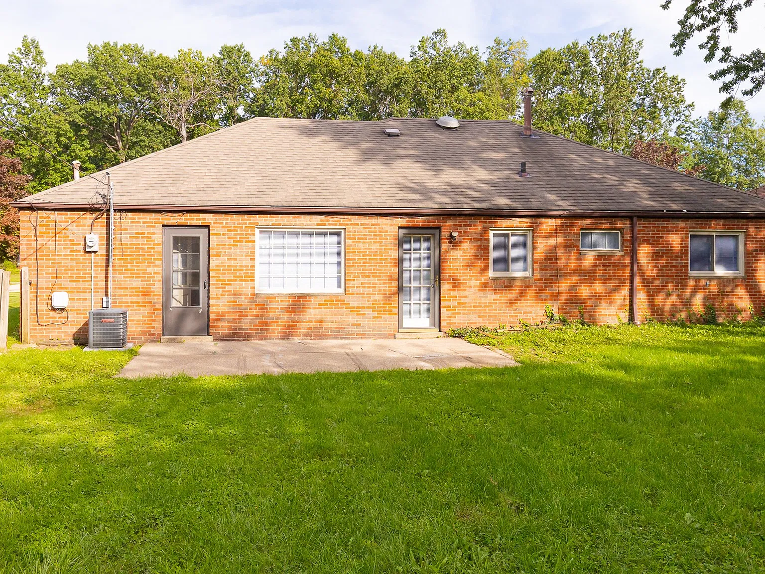 560 Walnut Dr. Euclid 44132 — Photo 3