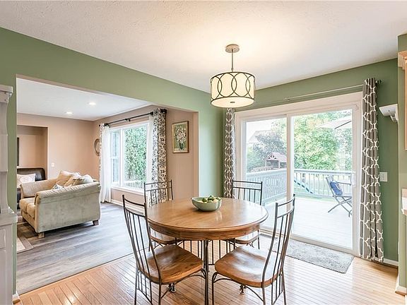 5th image of 19 Woodworth St