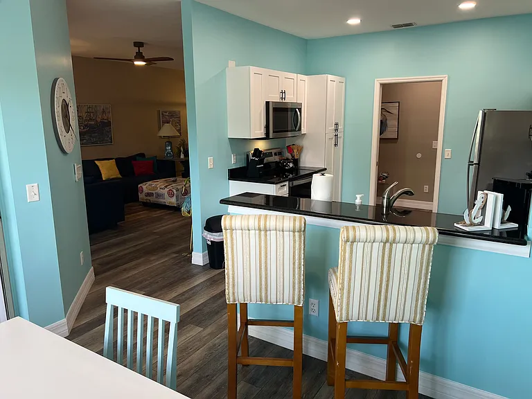 Dinette Area with counter seating