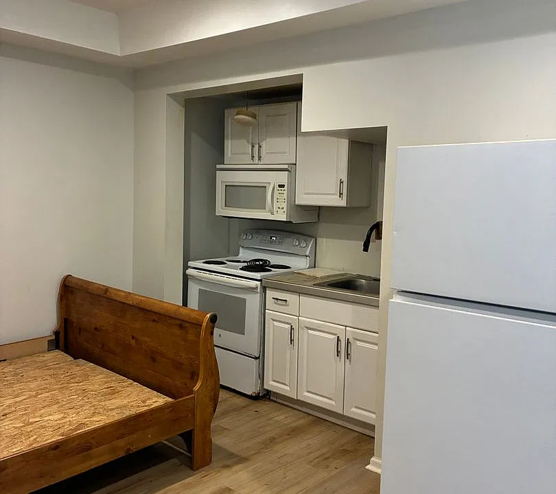 126-128 S Welles St