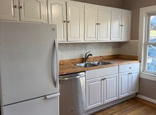 645 East Ave FLOOR 2, Pawtucket, RI 02860