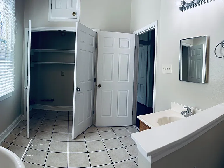 325 Elmira Ave #325 — Photo 8