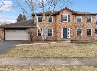 1967 Richton Dr, Wheaton, IL